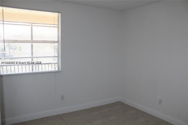 合同活跃: $1,650 (2 贝兹, 1 浴室, 903 平方英尺)