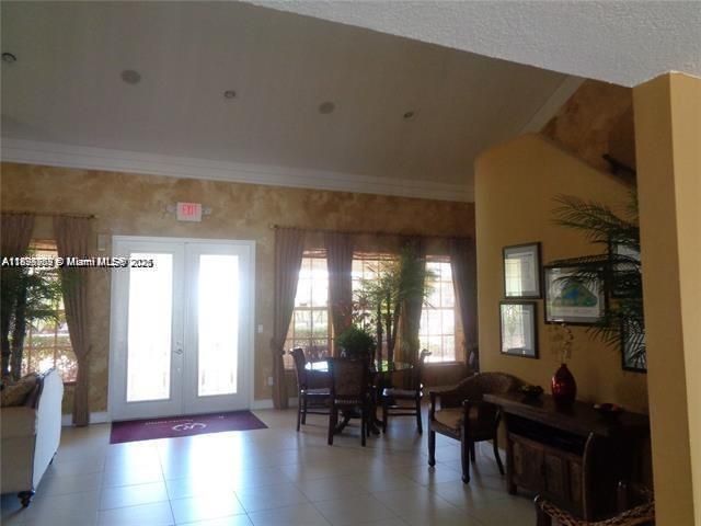 合同活跃: $1,650 (2 贝兹, 1 浴室, 903 平方英尺)