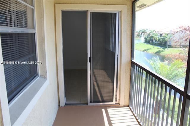 合同活跃: $1,650 (2 贝兹, 1 浴室, 903 平方英尺)