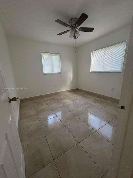 Active With Contract: $2,500 (2 beds, 1 baths, 1548 Square Feet)