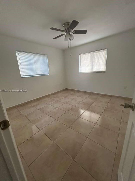 Active With Contract: $2,500 (2 beds, 1 baths, 1548 Square Feet)