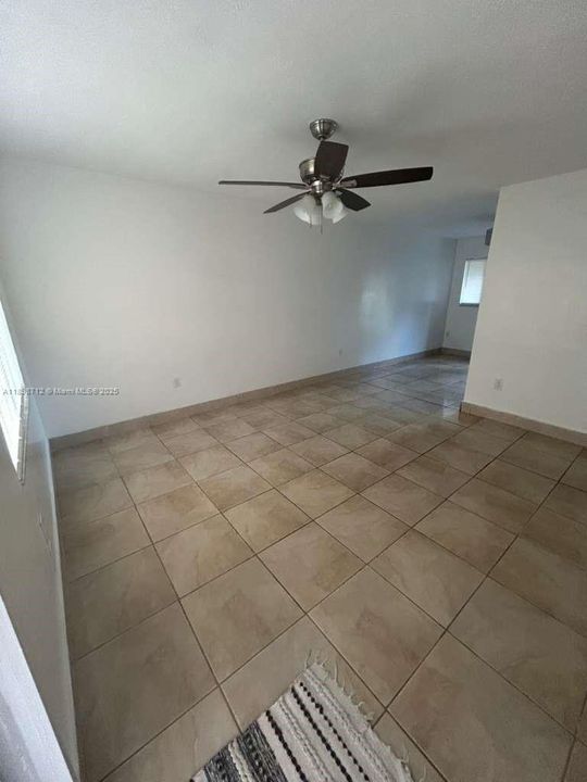 Active With Contract: $2,500 (2 beds, 1 baths, 1548 Square Feet)