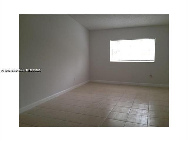 Active With Contract: $1,700 (1 beds, 1 baths, 659 Square Feet)