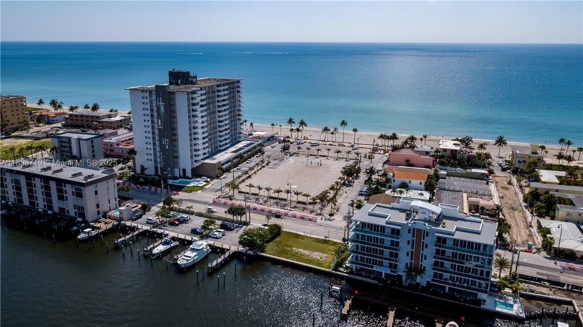 For Rent: $3,600 (2 beds, 2 baths, 1360 Square Feet)