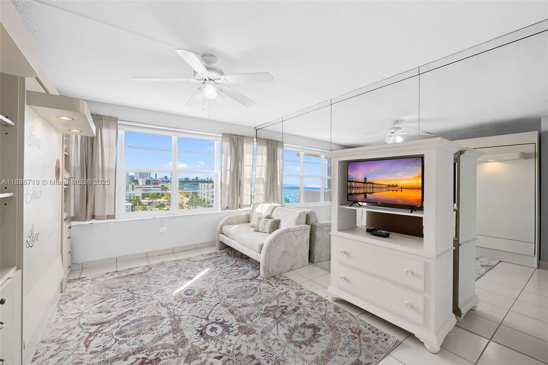 For Rent: $3,600 (2 beds, 2 baths, 1360 Square Feet)