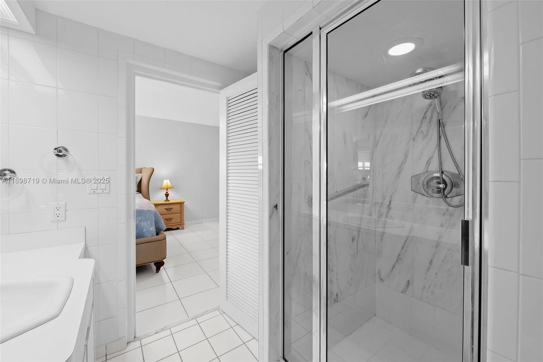 For Rent: $3,600 (2 beds, 2 baths, 1360 Square Feet)