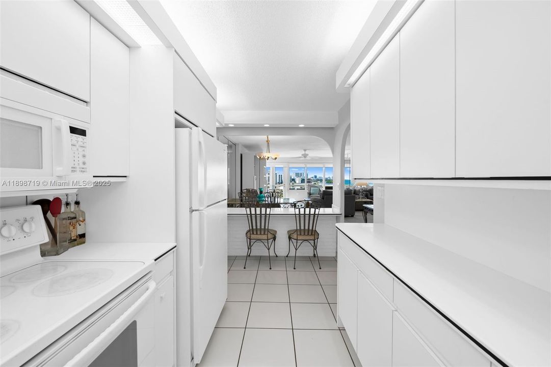 For Rent: $3,600 (2 beds, 2 baths, 1360 Square Feet)