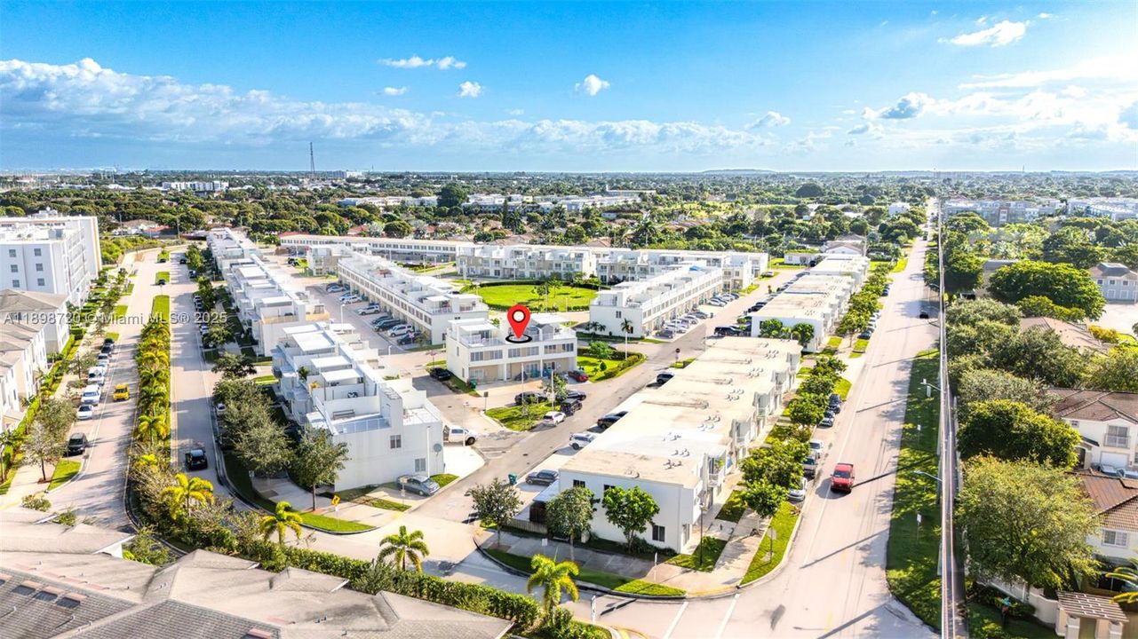 待售: $425,000 (4 贝兹, 3 浴室, 1434 平方英尺)