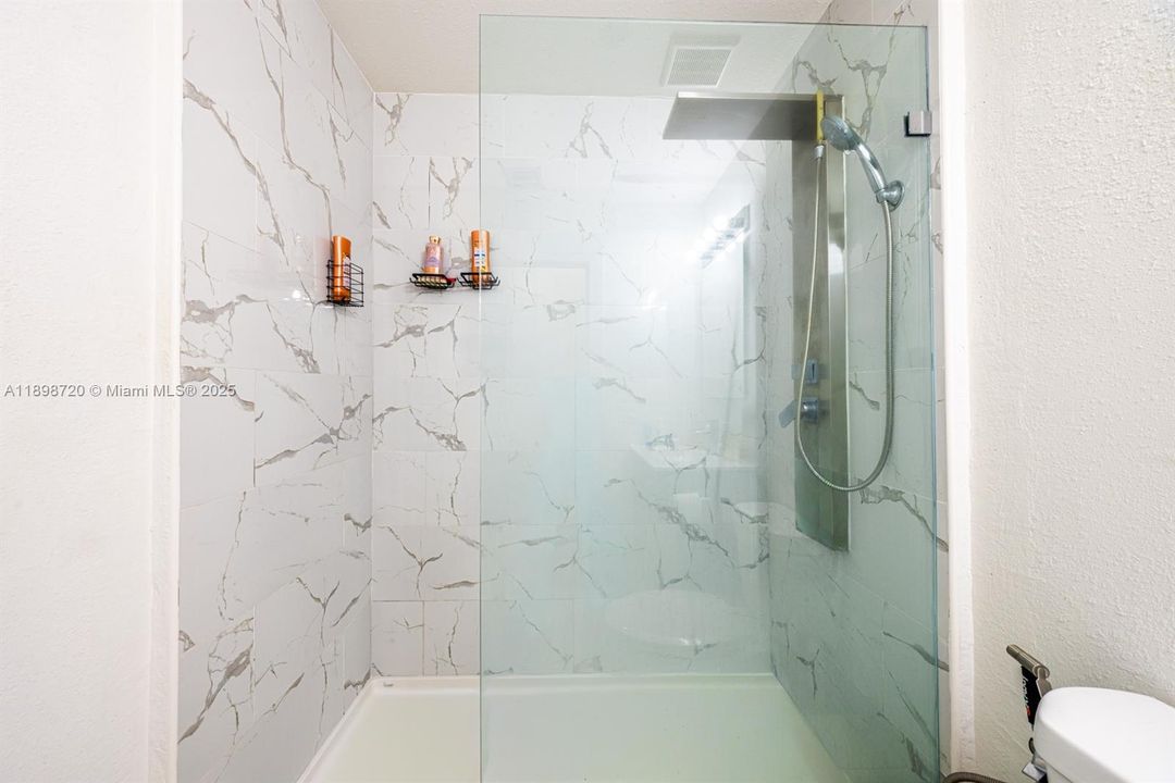 待售: $425,000 (4 贝兹, 3 浴室, 1434 平方英尺)