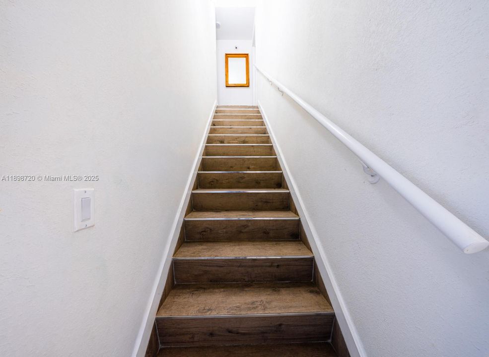 待售: $425,000 (4 贝兹, 3 浴室, 1434 平方英尺)