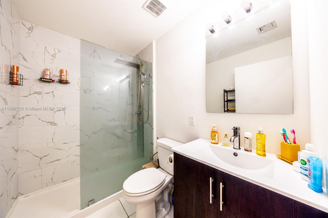 待售: $425,000 (4 贝兹, 3 浴室, 1434 平方英尺)