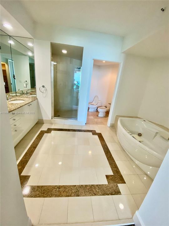 В аренду: $10,000 (2 спален, 2 ванн, 1960 Квадратных фут)