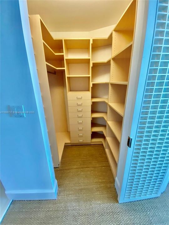 В аренду: $10,000 (2 спален, 2 ванн, 1960 Квадратных фут)