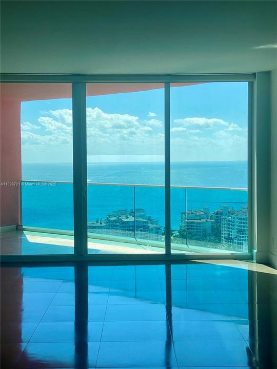 В аренду: $10,000 (2 спален, 2 ванн, 1960 Квадратных фут)