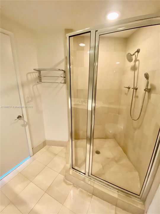 В аренду: $10,000 (2 спален, 2 ванн, 1960 Квадратных фут)