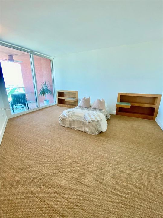 В аренду: $10,000 (2 спален, 2 ванн, 1960 Квадратных фут)