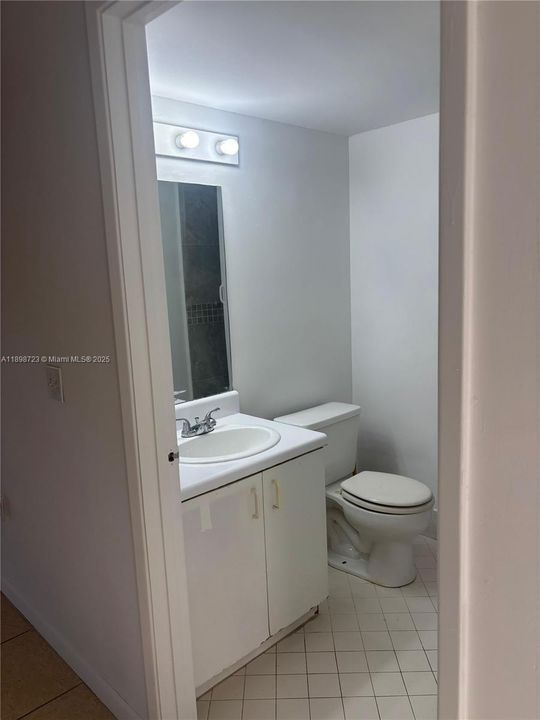 待售: $164,900 (2 贝兹, 1 浴室, 920 平方英尺)