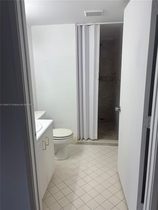 待售: $164,900 (2 贝兹, 1 浴室, 920 平方英尺)