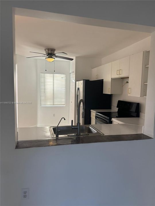 待售: $164,900 (2 贝兹, 1 浴室, 920 平方英尺)