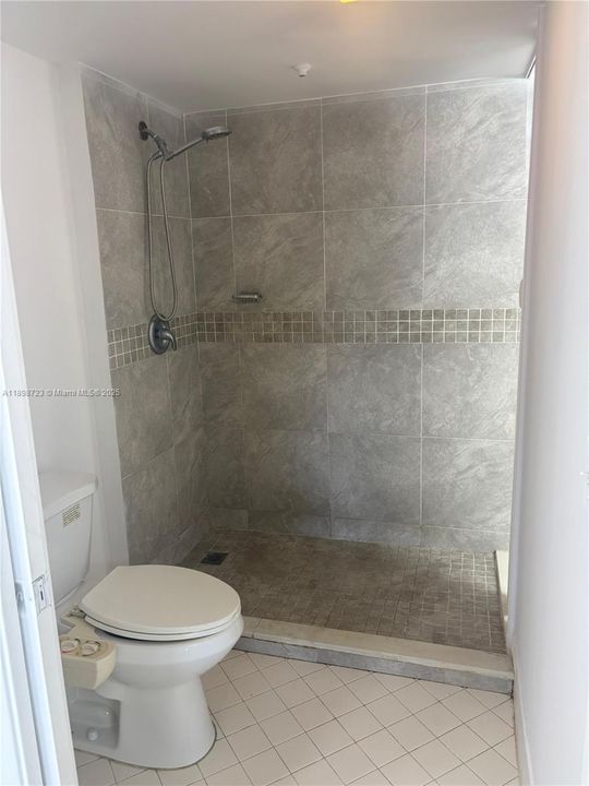 待售: $164,900 (2 贝兹, 1 浴室, 920 平方英尺)