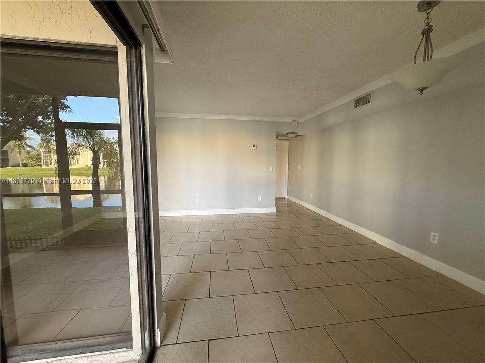 В аренду: $1,875 (2 спален, 2 ванн, 960 Квадратных фут)