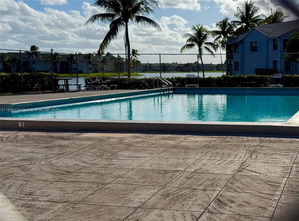 В аренду: $1,875 (2 спален, 2 ванн, 960 Квадратных фут)