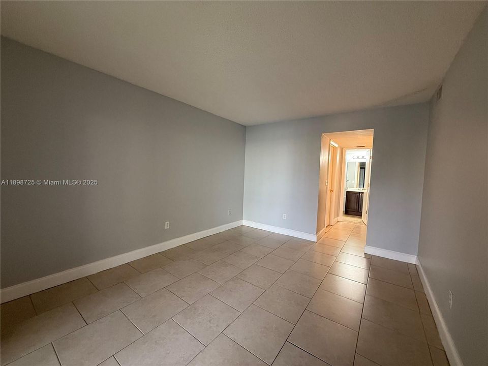 В аренду: $1,875 (2 спален, 2 ванн, 960 Квадратных фут)