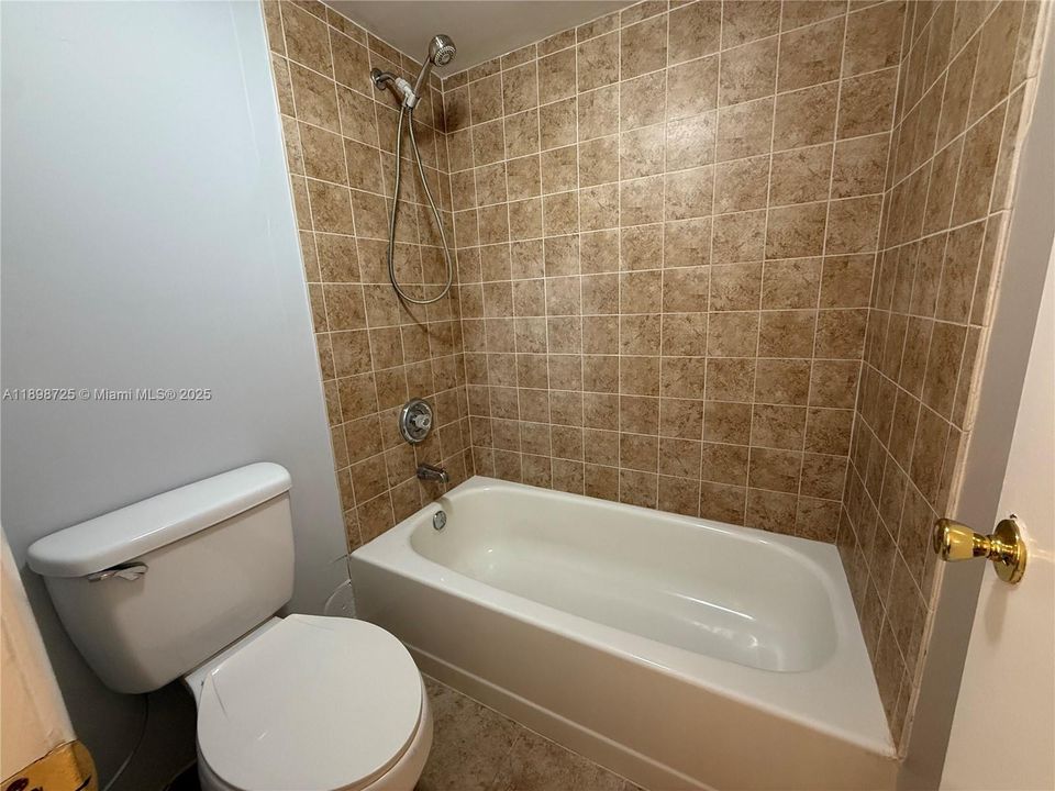 В аренду: $1,875 (2 спален, 2 ванн, 960 Квадратных фут)