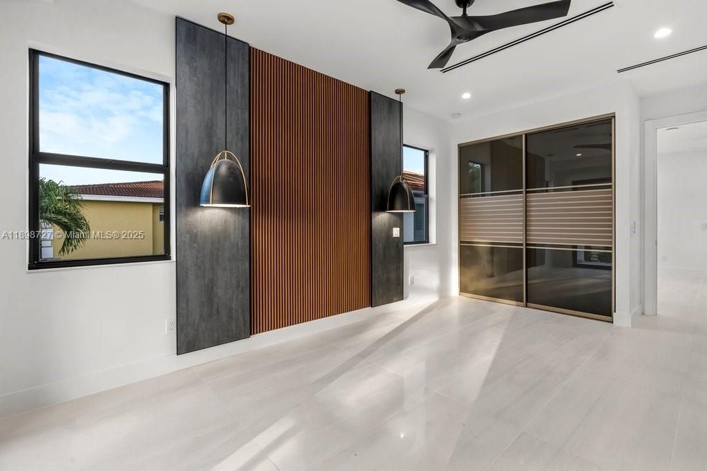 最近租的: $7,850 (3 贝兹, 3 浴室, 2316 平方英尺)