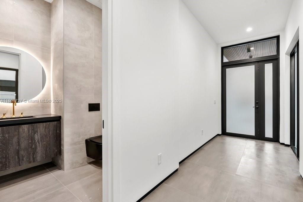 最近租的: $7,850 (3 贝兹, 3 浴室, 2316 平方英尺)