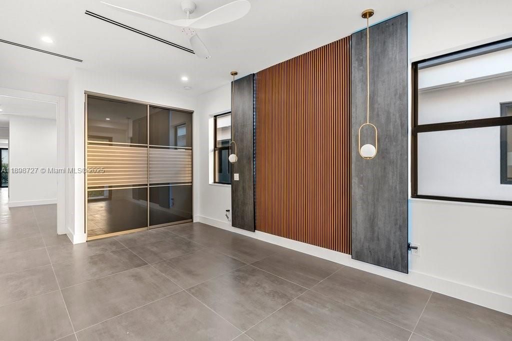 最近租的: $7,850 (3 贝兹, 3 浴室, 2316 平方英尺)