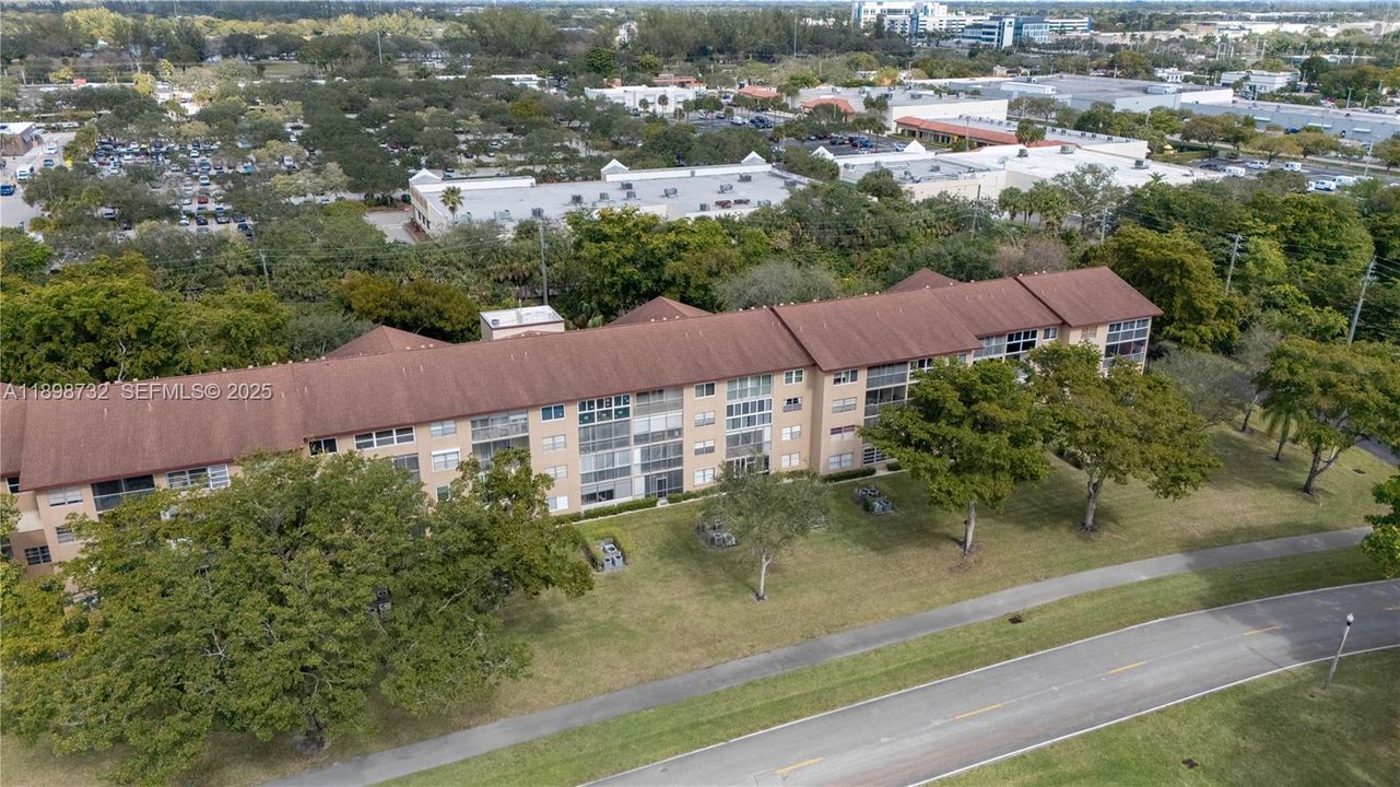 For Rent: $2,450 (2 beds, 2 baths, 1507 Square Feet)