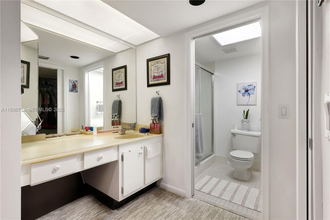 For Rent: $2,450 (2 beds, 2 baths, 1507 Square Feet)