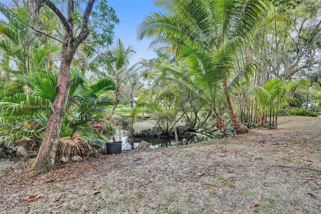 На продажу: $825,000 (1.00 acres)