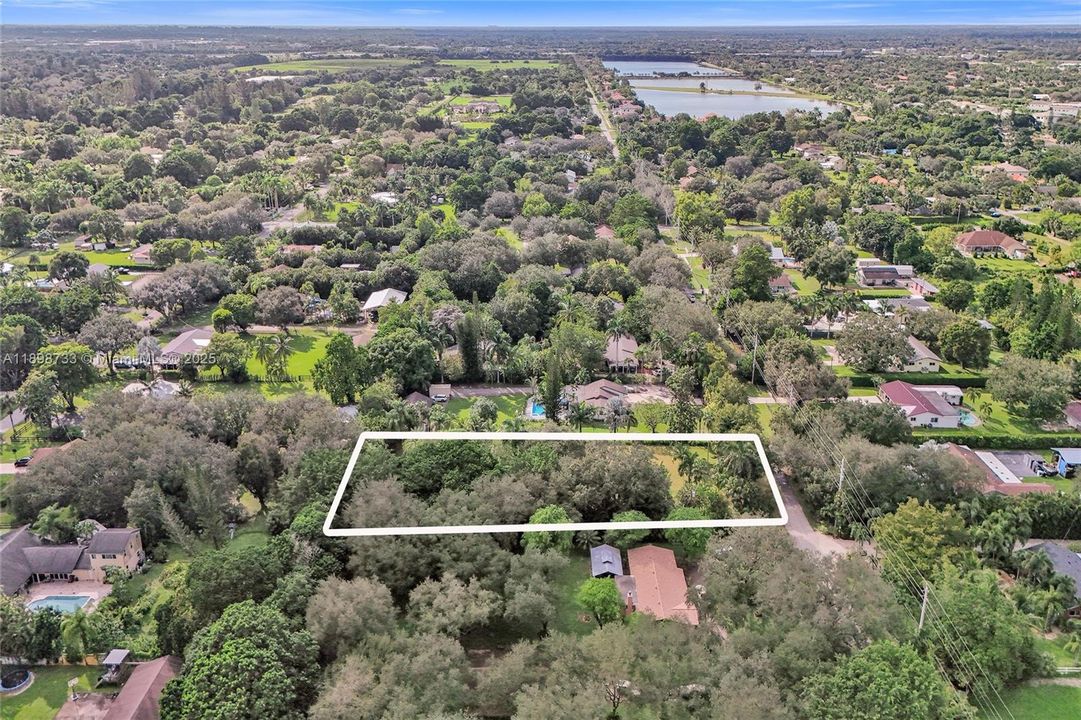 На продажу: $825,000 (1.00 acres)