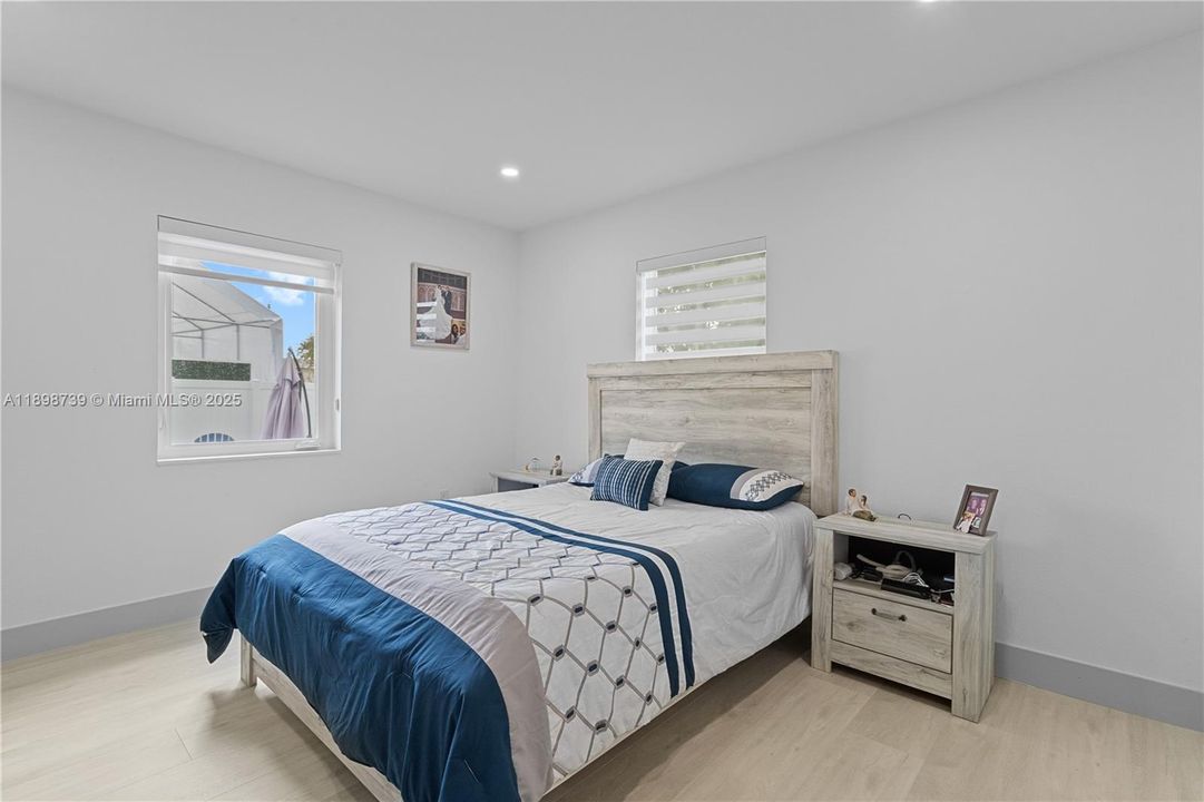 For Sale: $925,000 (4 beds, 2 baths, 1537 Square Feet)