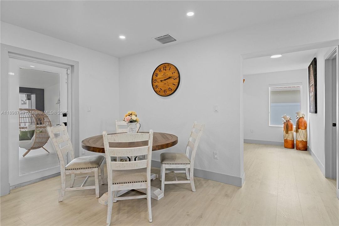 For Sale: $925,000 (4 beds, 2 baths, 1537 Square Feet)