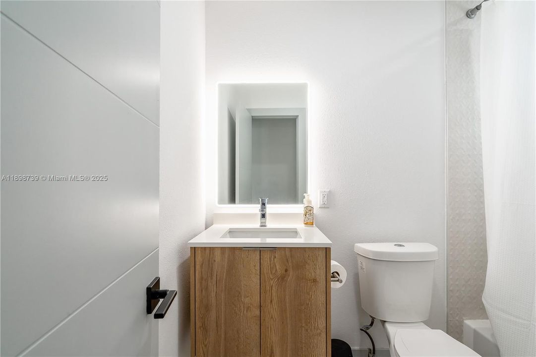 For Sale: $925,000 (4 beds, 2 baths, 1537 Square Feet)