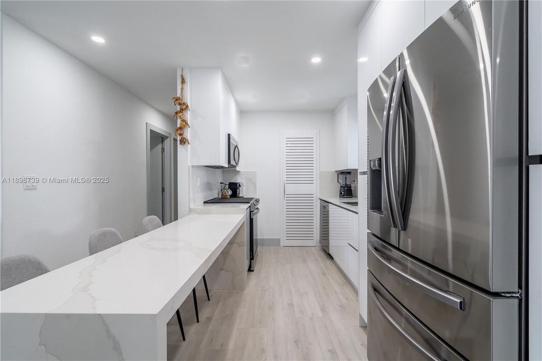 For Sale: $925,000 (4 beds, 2 baths, 1537 Square Feet)