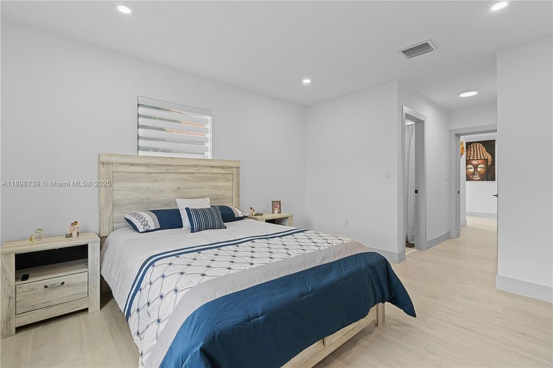 For Sale: $925,000 (4 beds, 2 baths, 1537 Square Feet)