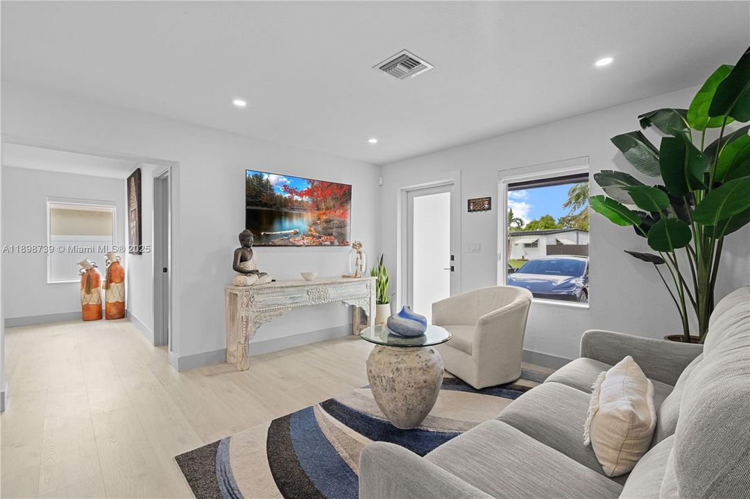 For Sale: $925,000 (4 beds, 2 baths, 1537 Square Feet)