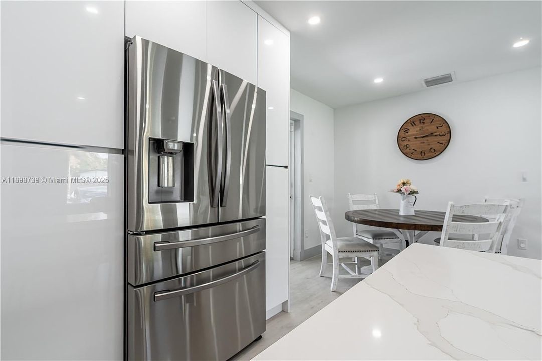 For Sale: $925,000 (4 beds, 2 baths, 1537 Square Feet)