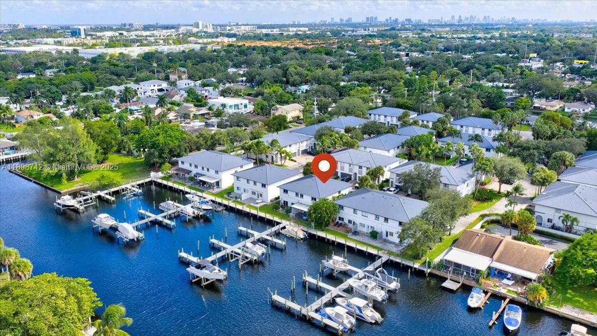 En Venta: $899,000 (4 camas, 2 baños, 2042 Pies cuadrados)