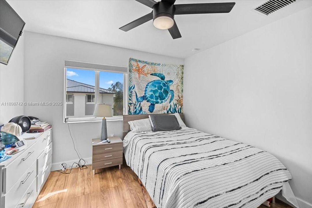 En Venta: $899,000 (4 camas, 2 baños, 2042 Pies cuadrados)