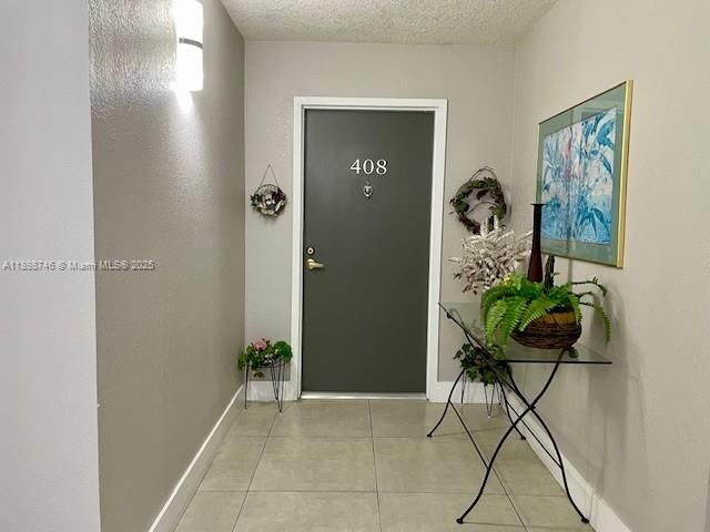 For Sale: $225,000 (1 beds, 1 baths, 690 Square Feet)