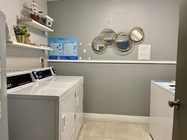 For Sale: $225,000 (1 beds, 1 baths, 690 Square Feet)