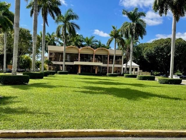 For Sale: $225,000 (1 beds, 1 baths, 690 Square Feet)