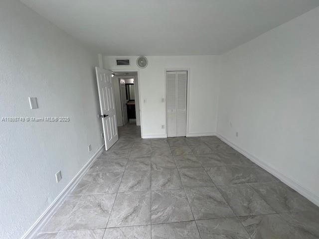 For Sale: $299,000 (2 beds, 1 baths, 900 Square Feet)