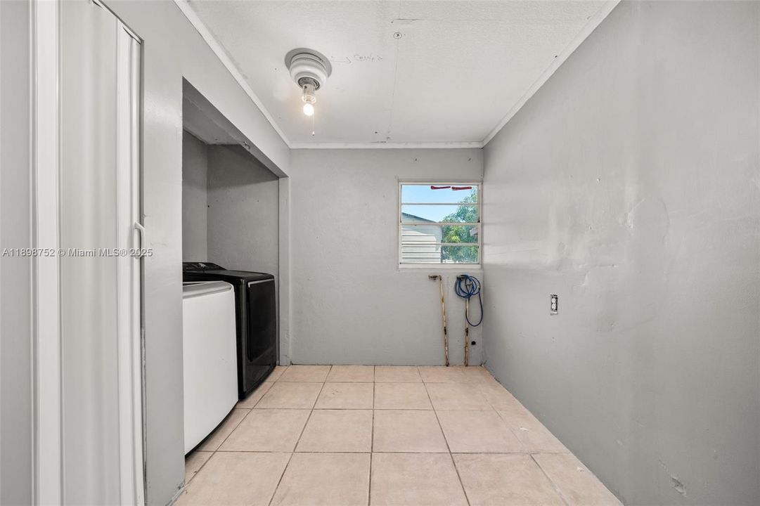 合同活跃: $249,900 (3 贝兹, 2 浴室, 0 平方英尺)