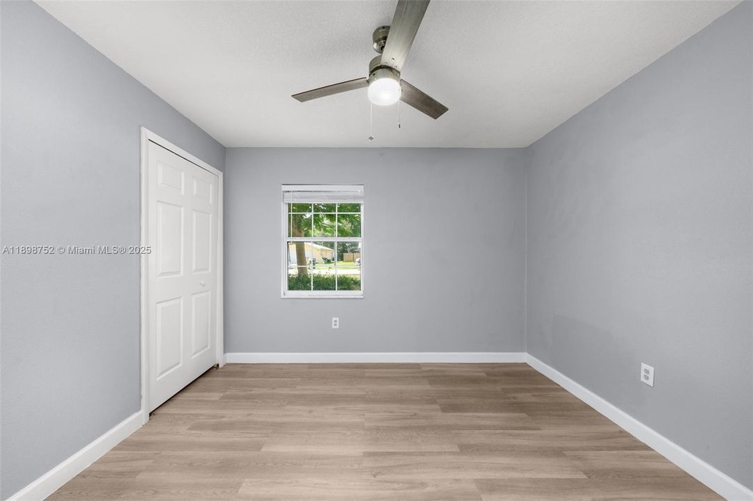 合同活跃: $249,900 (3 贝兹, 2 浴室, 0 平方英尺)